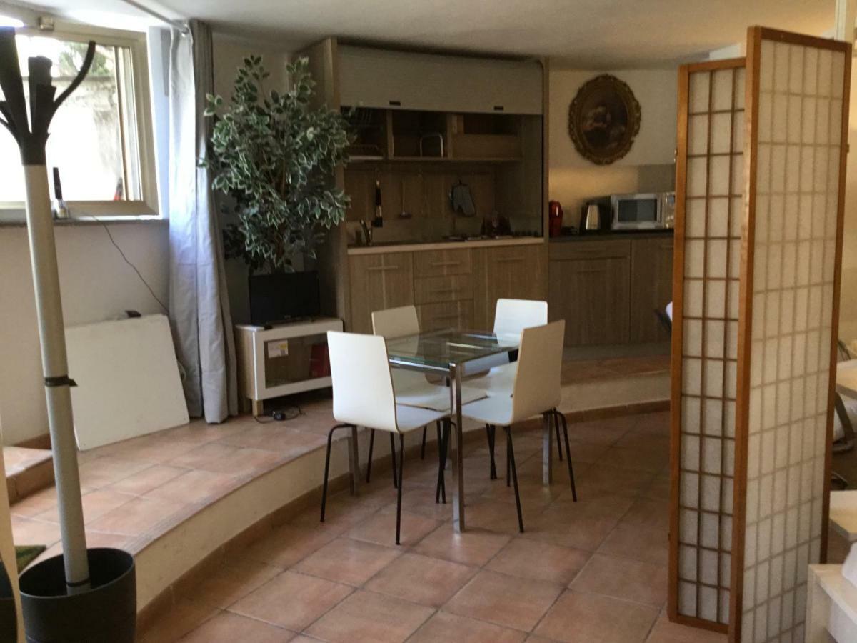 Vicino Ifo Intero * Roma